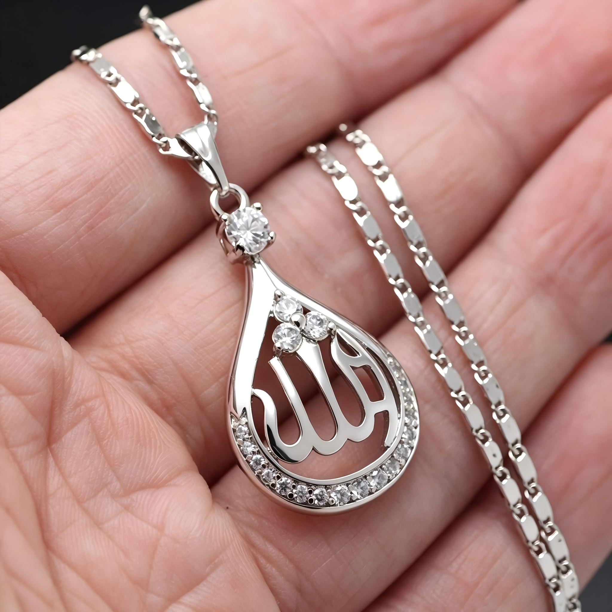Women's Elegant Teardrop Pendant Necklace with Cubic Zirconia
